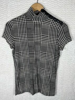Ralph Lauren Black and White Houndstooth Short Sleeve Top. Classy Look 😮‍💨